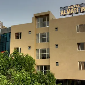 Hotel Almati Inn- Free Airport Transfer Otel